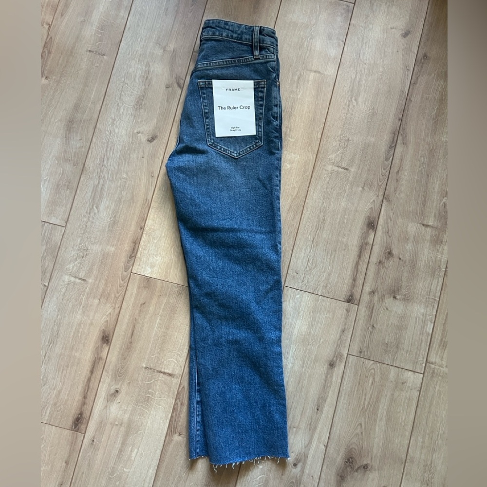[NEW W/ TAGS] Frame ‘The Ruler’ Crop Jean